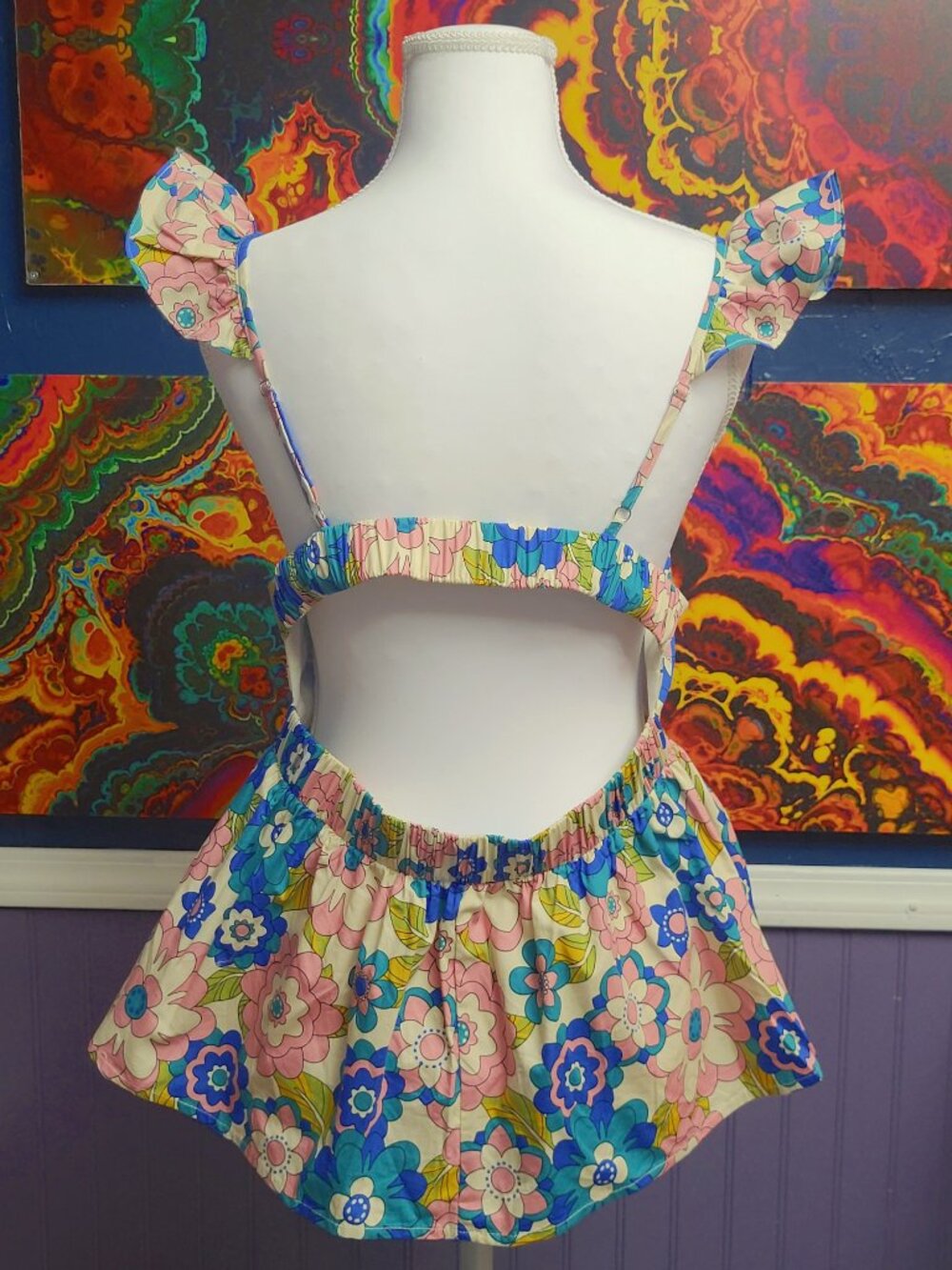 Fore ~ Sz M ~ Ruffle Spaghetti Strap Top ~ Excellent Condition - Picture 4 of 9